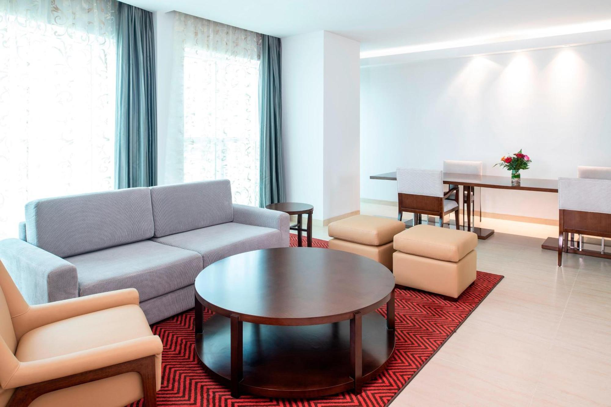Four Points By Sheraton Sardzsa Kültér fotó