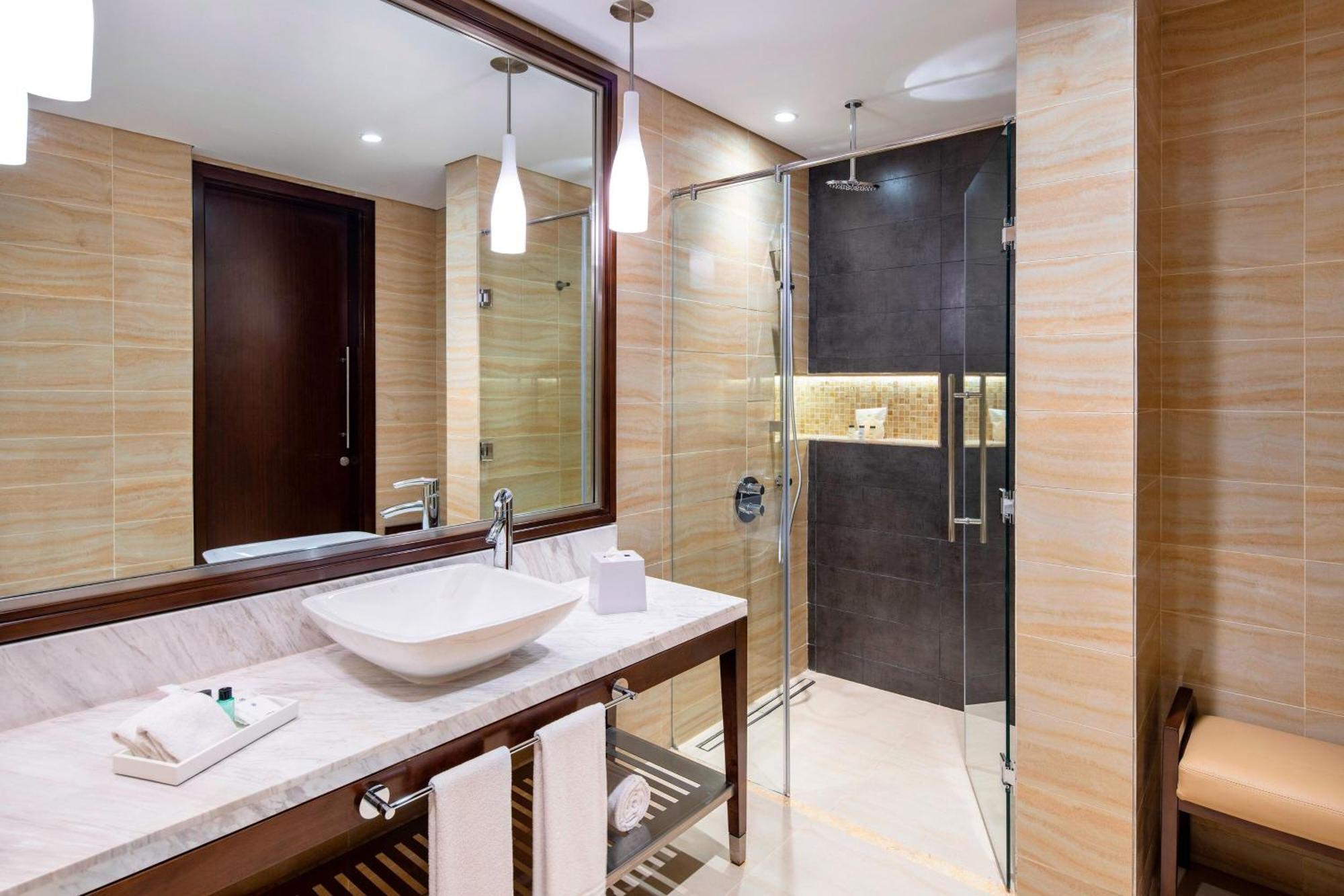 Four Points By Sheraton Sardzsa Kültér fotó